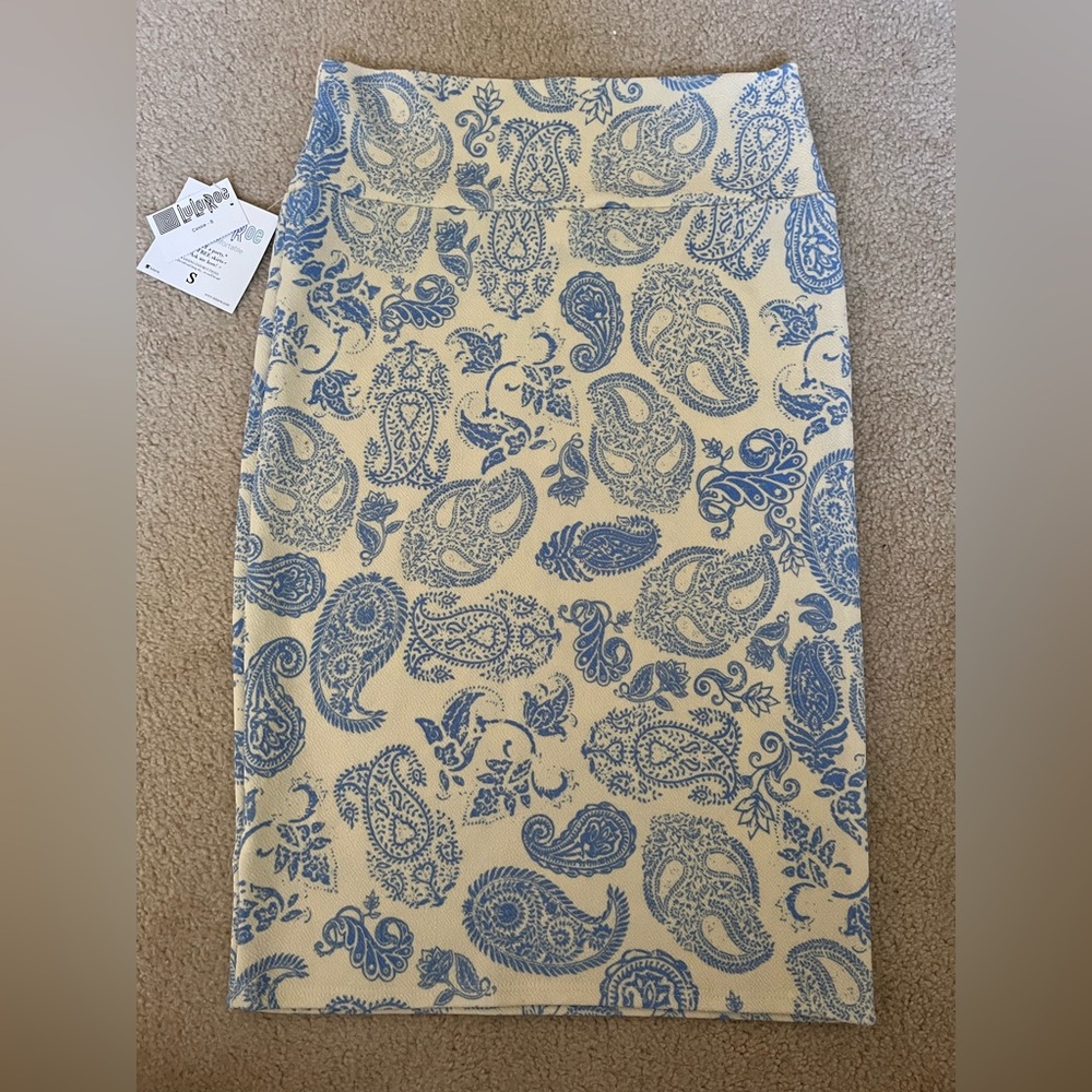 NWT lularoe cassie pencil skirt paisley New with tags